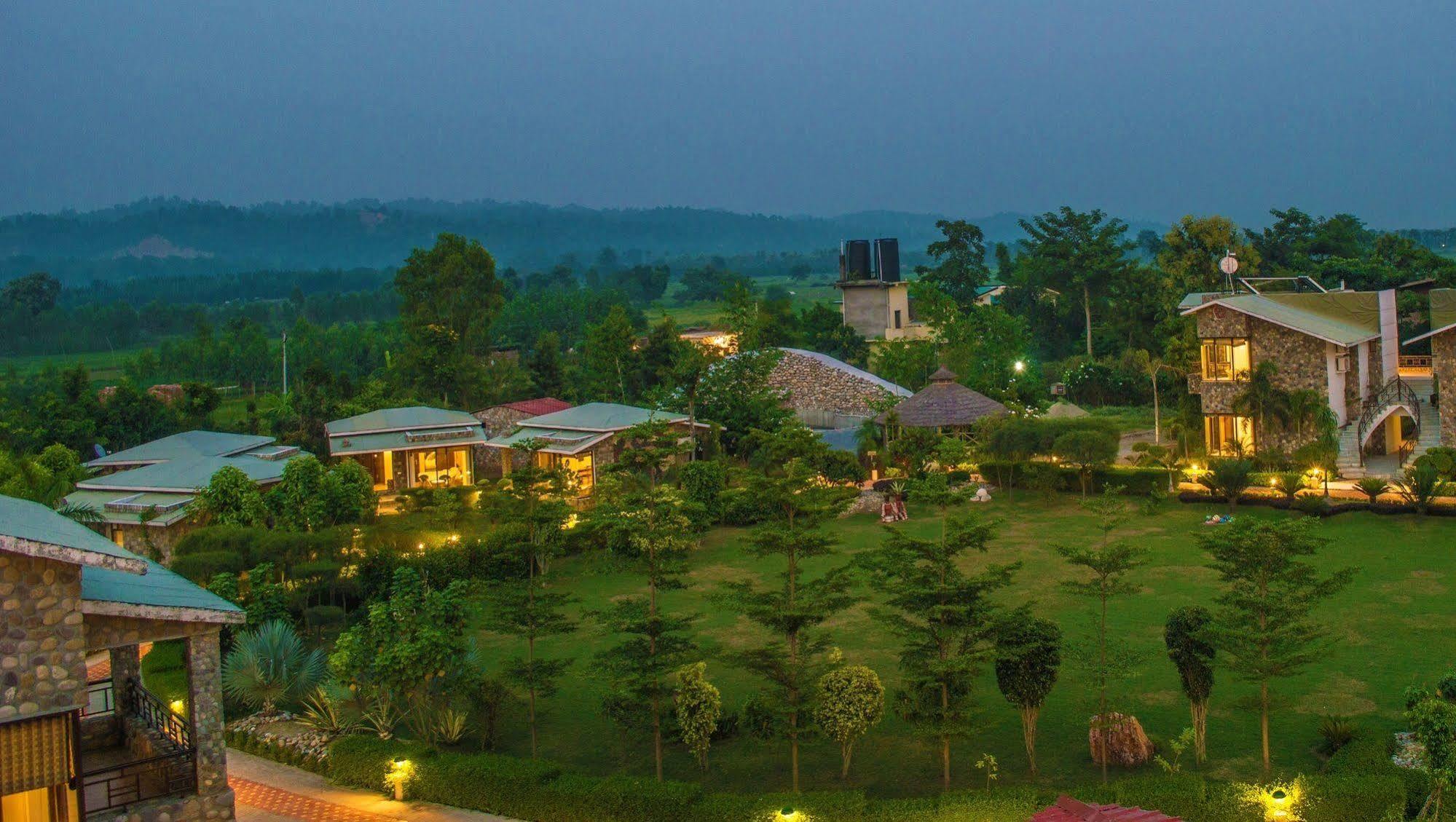 The Roar Resort Kanda Range Exterior photo